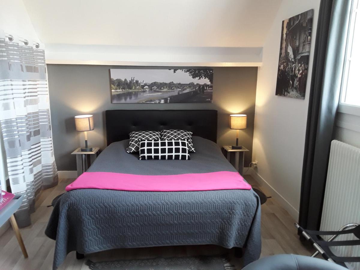 Clos Du Bourg Bed and Breakfast Saint-Cyr-en-Val Exterior foto